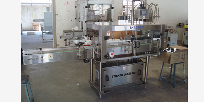 Double Side Vertical Labeling Machine With Enclosure