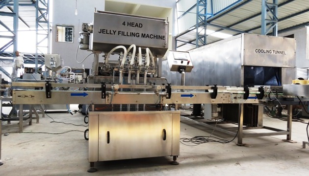 4 head Petroleum Jelly Filling Machine with cooling tunnel