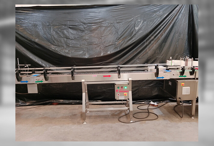 Slat Conveyor Belt – Automatic Bottle Conveyor Belt, Bottle Transfer Conveyor, Fully S.S. Finish Transfer Conveyor with S.S. Slat, Plastic Slat or Endless PVC Belt
